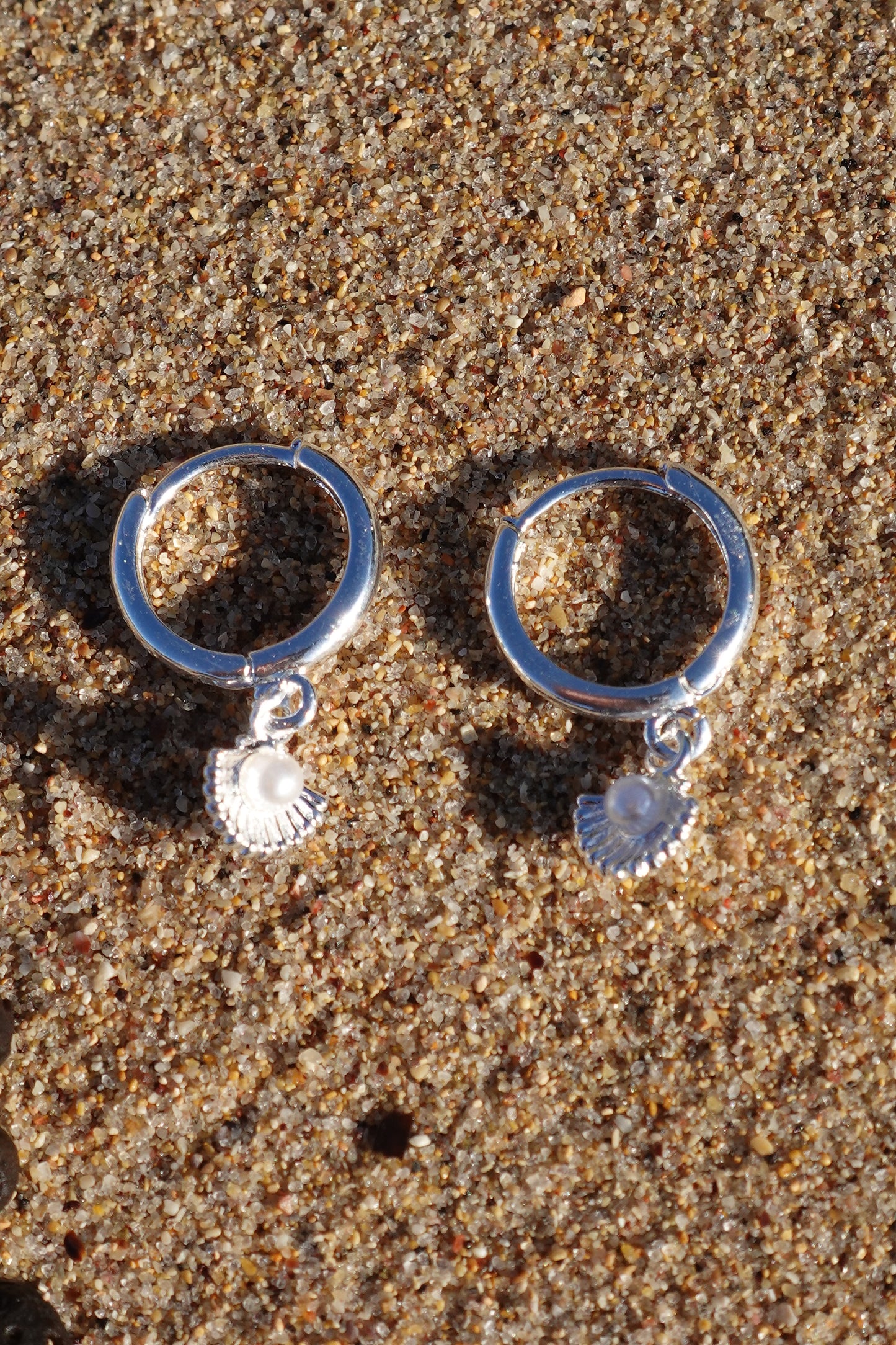 Pearl shell earrings