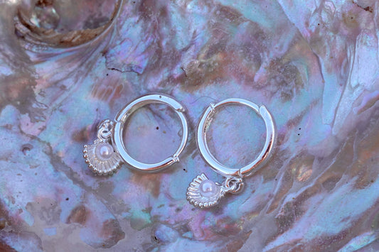 Pearl shell earrings